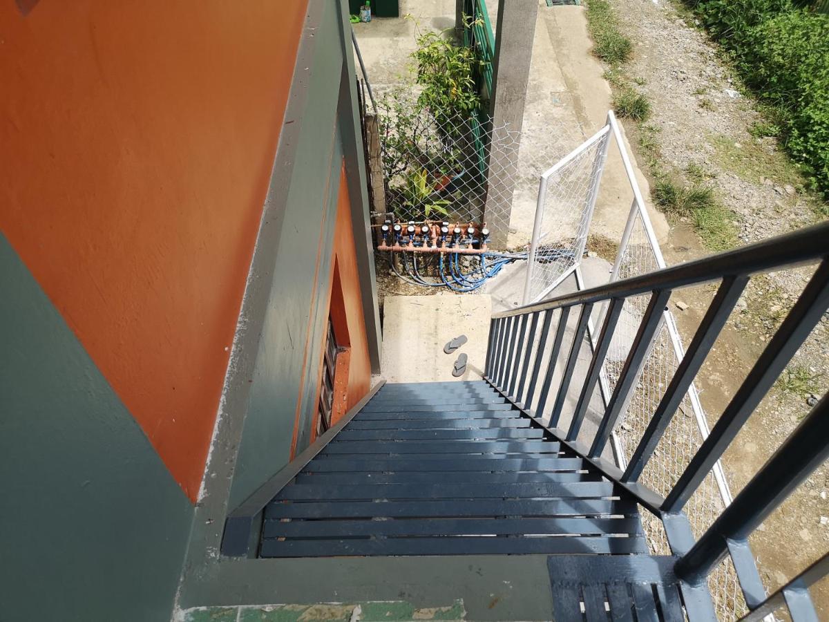 Appartamento Estrelle Orange House - Backpackers Hub Puerto Princesa Esterno foto