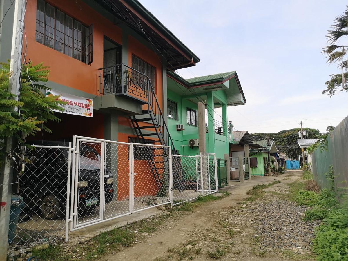 Appartamento Estrelle Orange House - Backpackers Hub Puerto Princesa Esterno foto