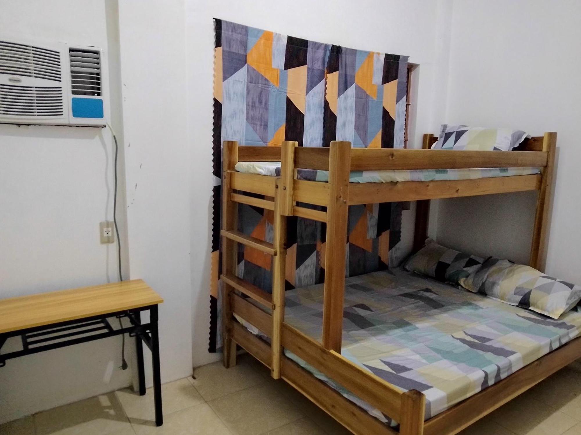 Appartamento Estrelle Orange House - Backpackers Hub Puerto Princesa Esterno foto