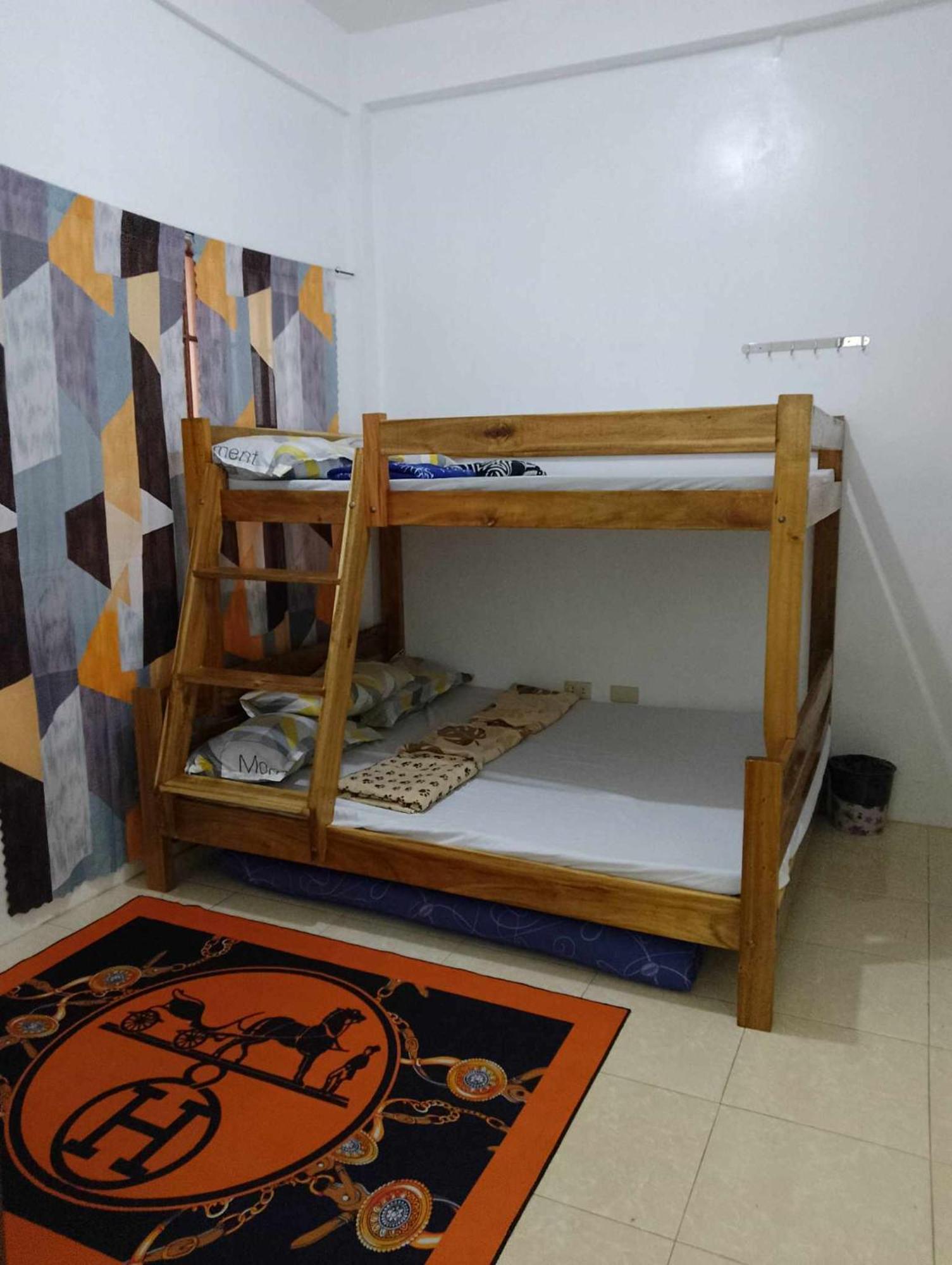 Appartamento Estrelle Orange House - Backpackers Hub Puerto Princesa Esterno foto