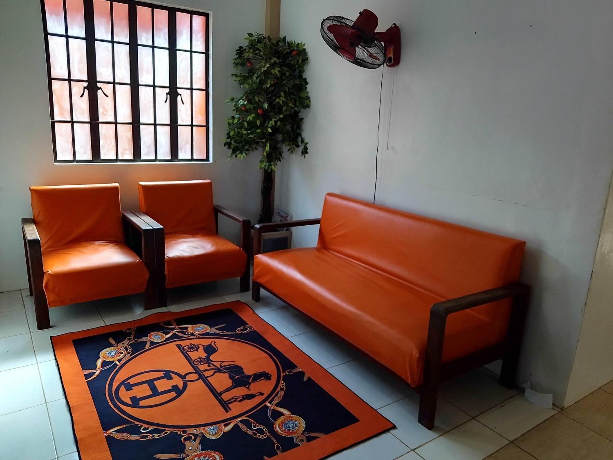 Appartamento Estrelle Orange House - Backpackers Hub Puerto Princesa Esterno foto