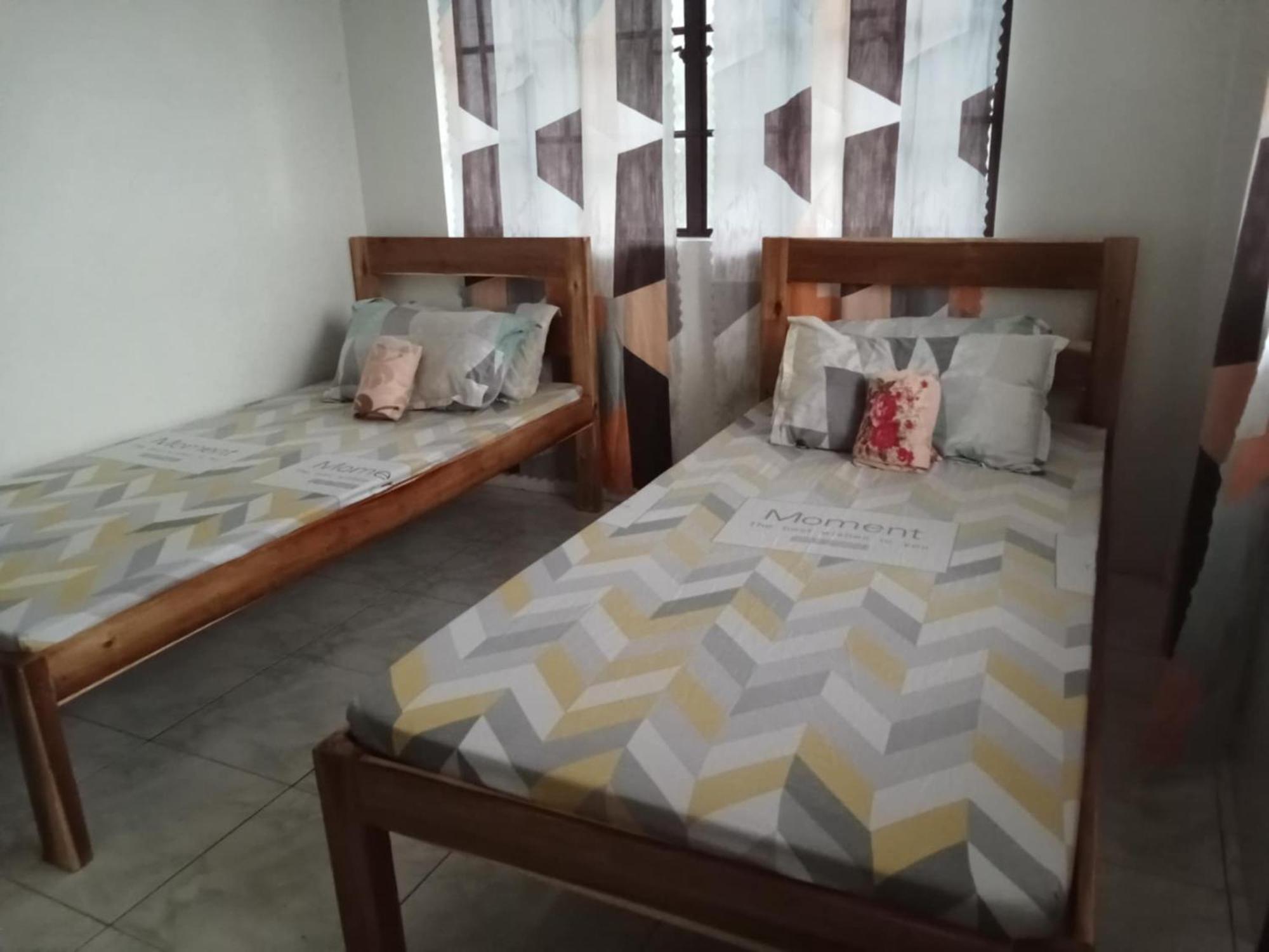 Appartamento Estrelle Orange House - Backpackers Hub Puerto Princesa Esterno foto